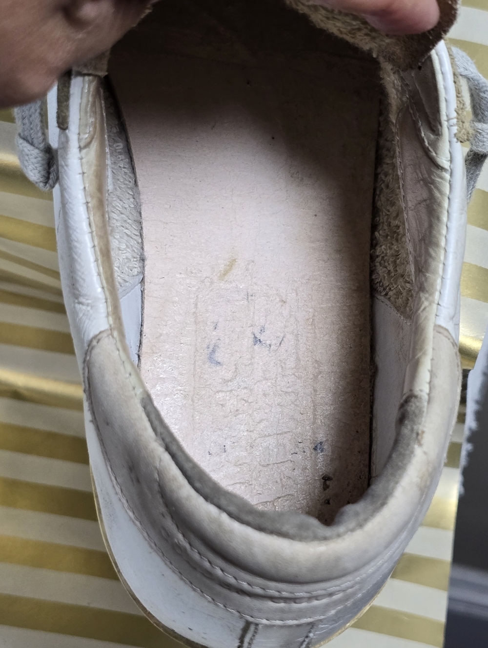 Golden Goose White Sneakers with Gray Suede and Burgundy Star Size 40 - Picture 15 of 15